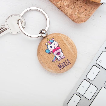 Brelocuri din lemn personalizate