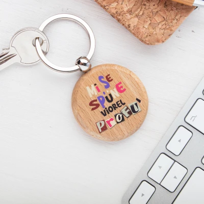 Breloc de lemn personalizat-Profu
