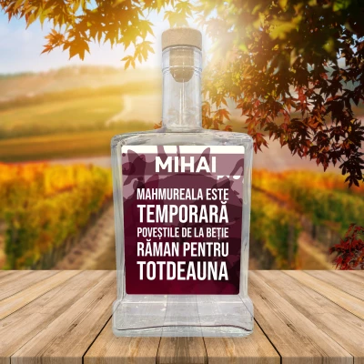 Sticla cu eticheta personalizabila care contine si numele tau