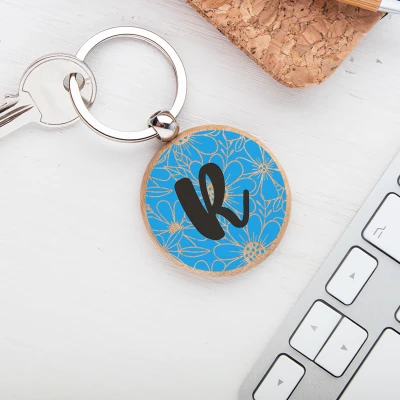 Breloc din Lemn personalizat - Litera Floral