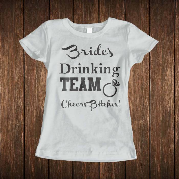 Tricou pentru burlacite personalizat - Bride's Drinking team
