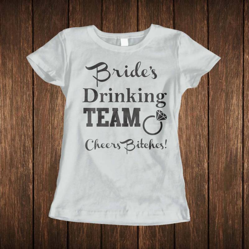 Tricou pentru burlacite personalizat - Bride's Drinking team
