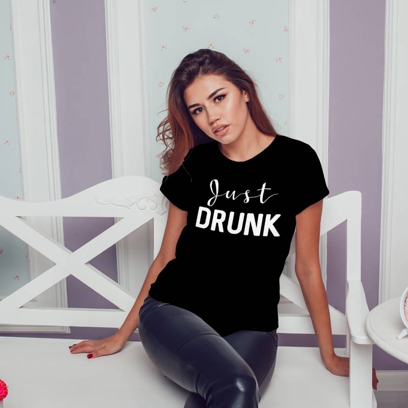 Tricou pentru burlacite personalizat - Just Drunk