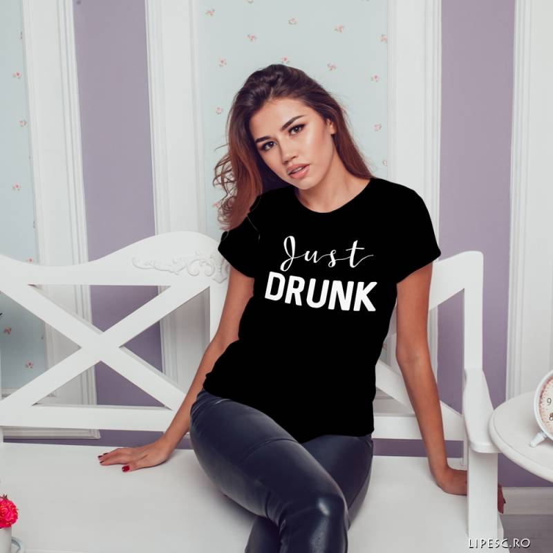 Tricou pentru burlacite personalizat - Just Drunk