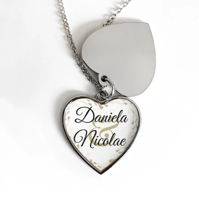 Medalion personalizat in forma de inima - Noi