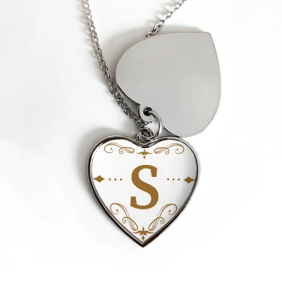 Medalion personalizat in forma de inima - Monogramă elegantă