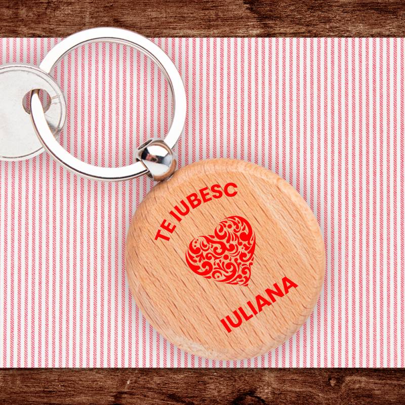 Breloc din lemn personalizat
